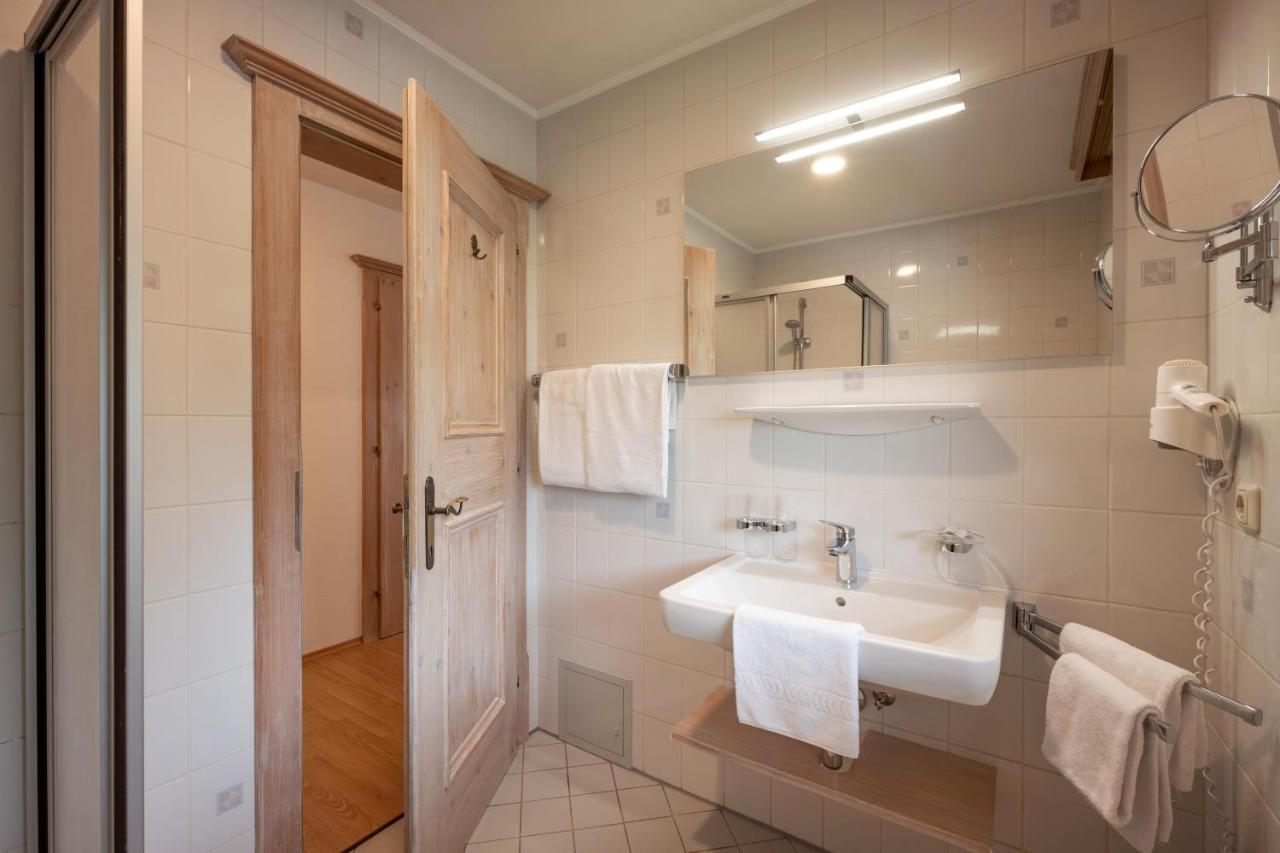 Hotel Schmiedboden Oberndorf in Tirol Buitenkant foto