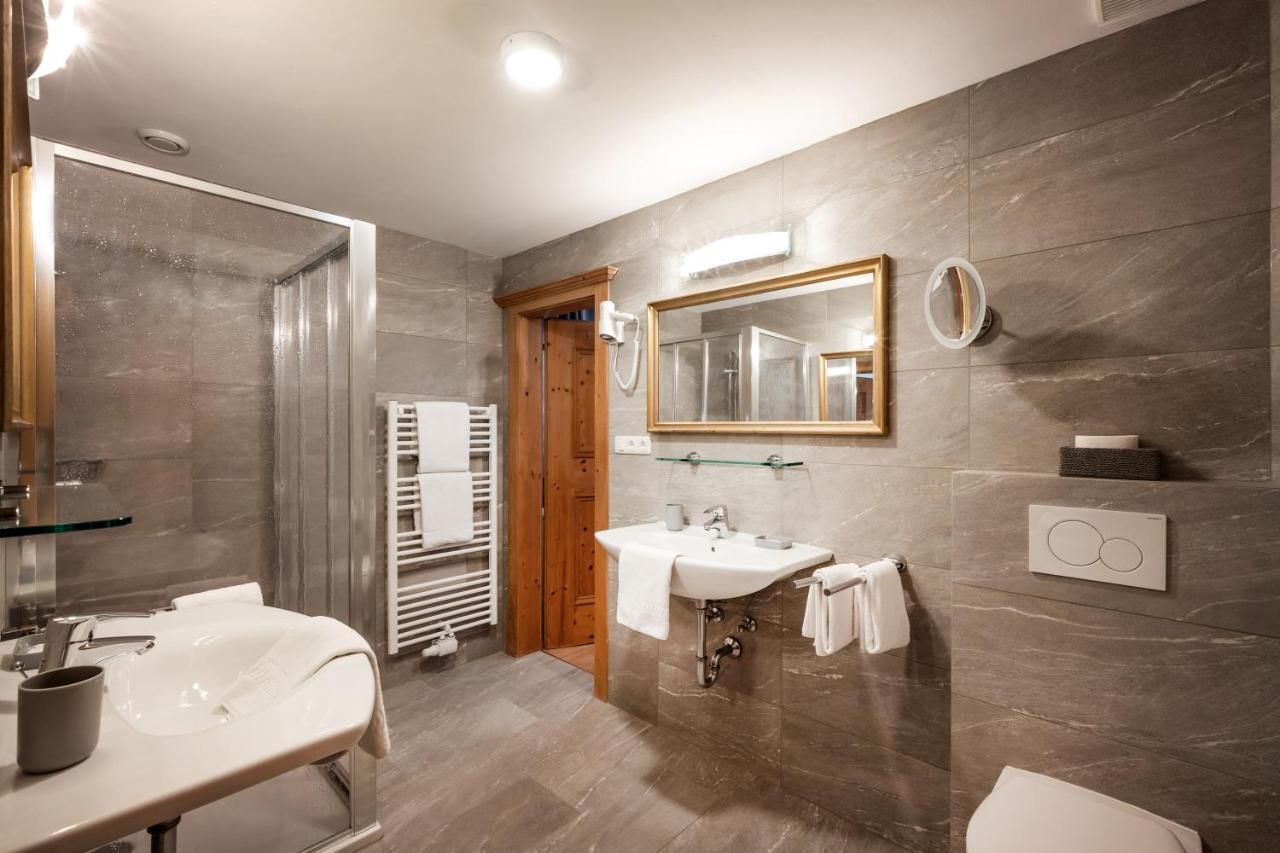 Hotel Schmiedboden Oberndorf in Tirol Buitenkant foto