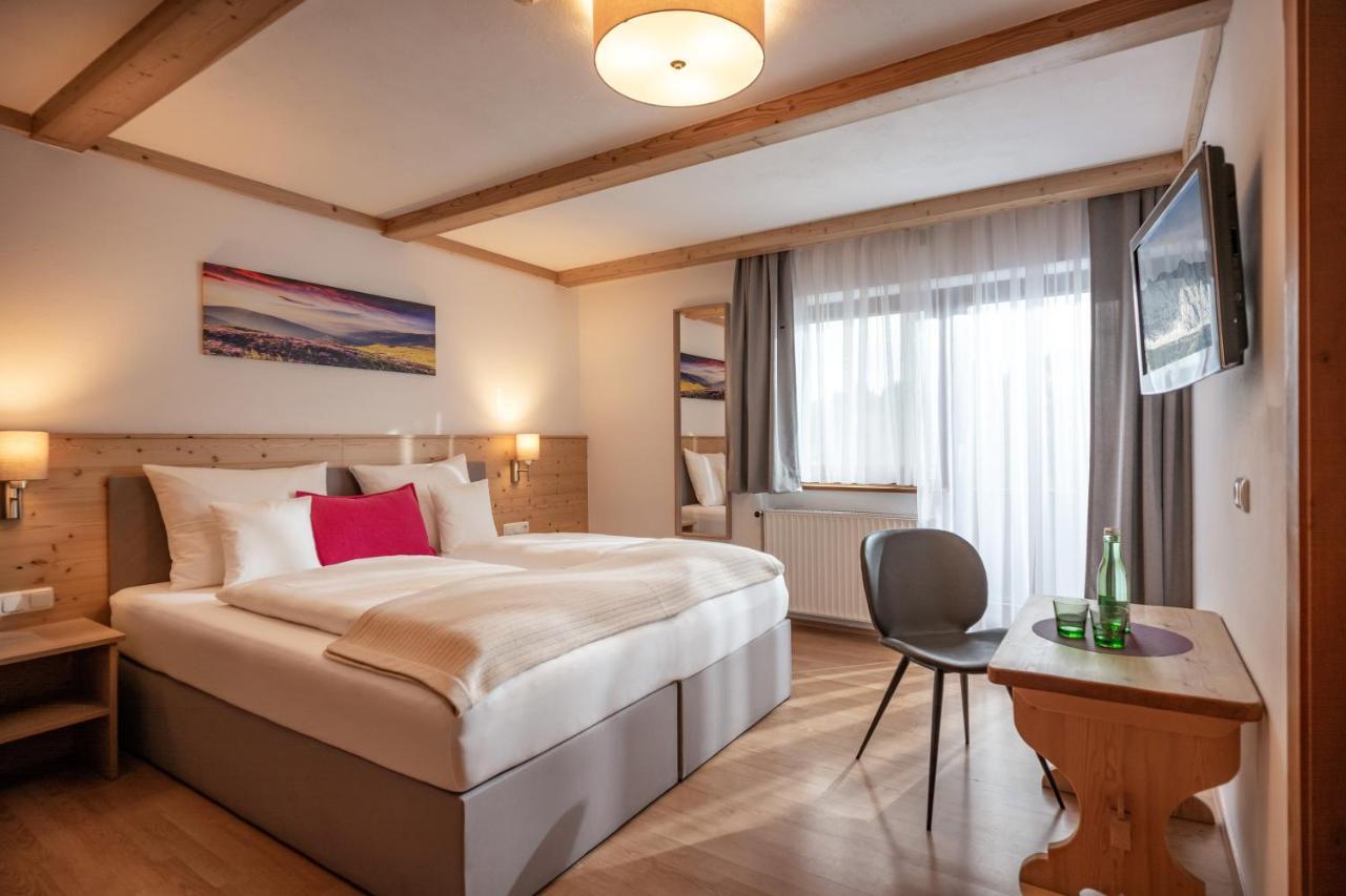 Hotel Schmiedboden Oberndorf in Tirol Buitenkant foto
